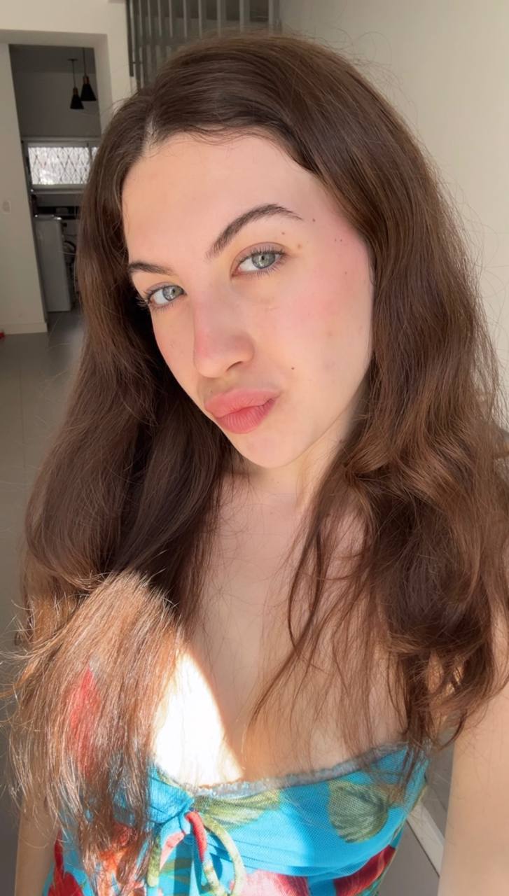 Nude girl Amber in Putian