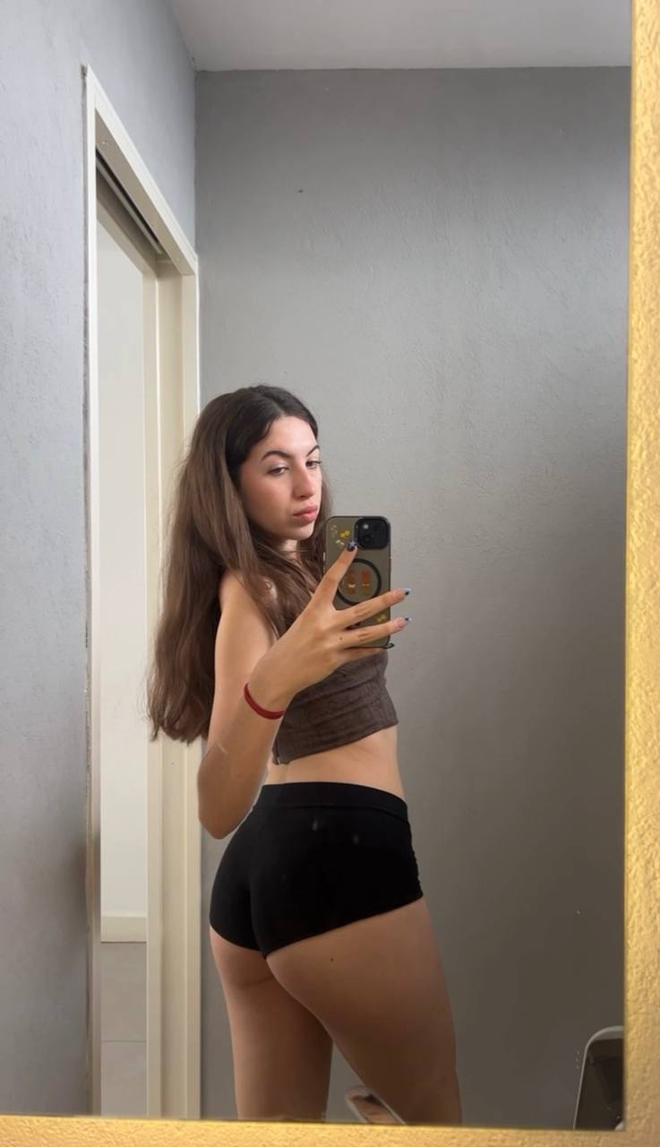 Amber in her underwear in Putian