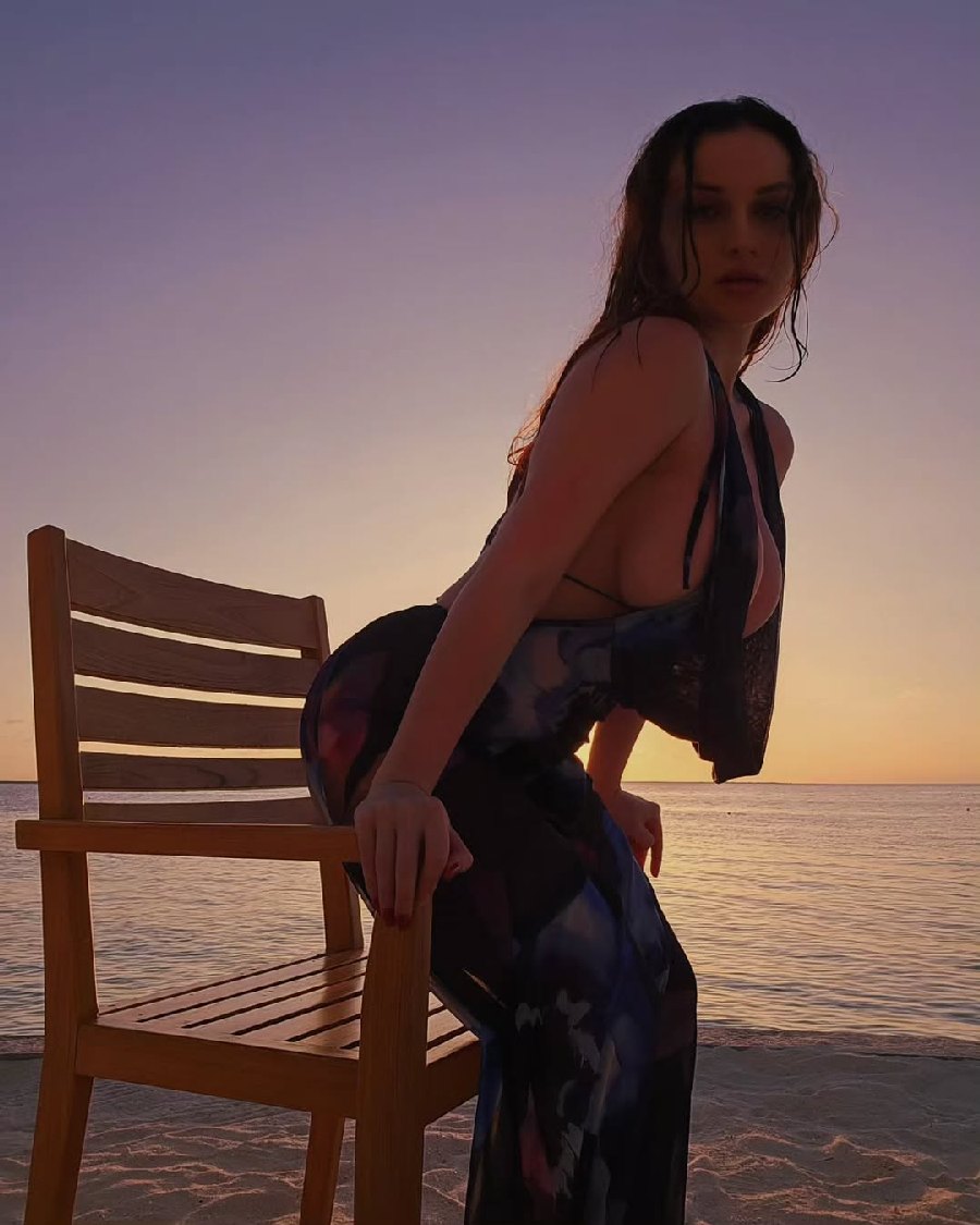 Sexy girl Miranda Faith nude in Putian