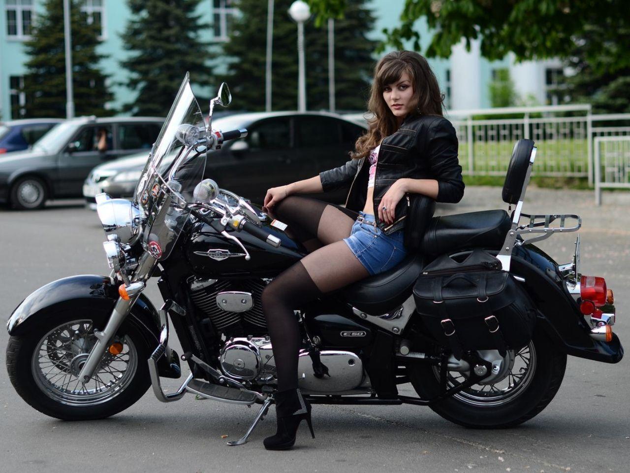 European women on bikes in Putian