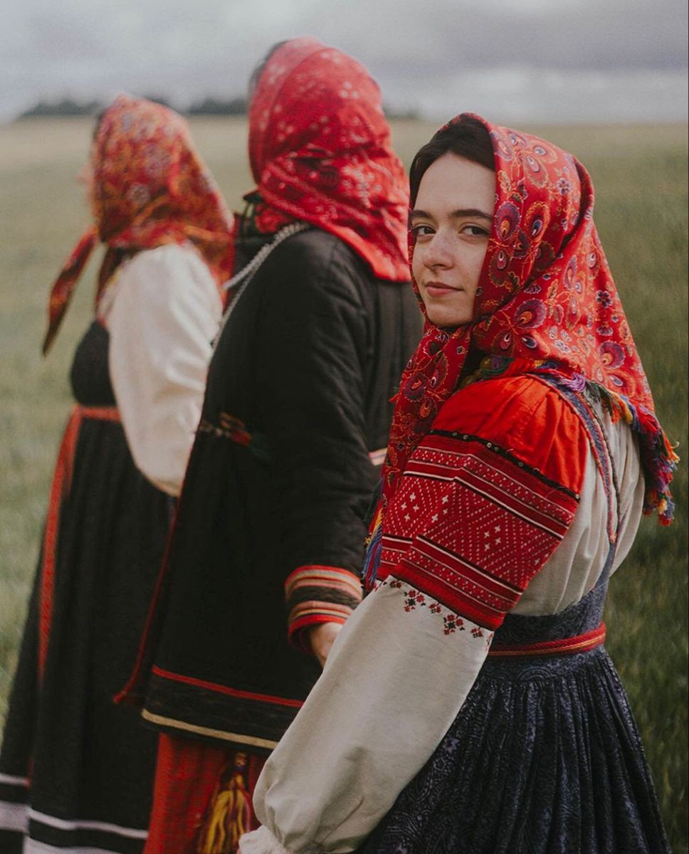Women in Slavic costumes in Putian