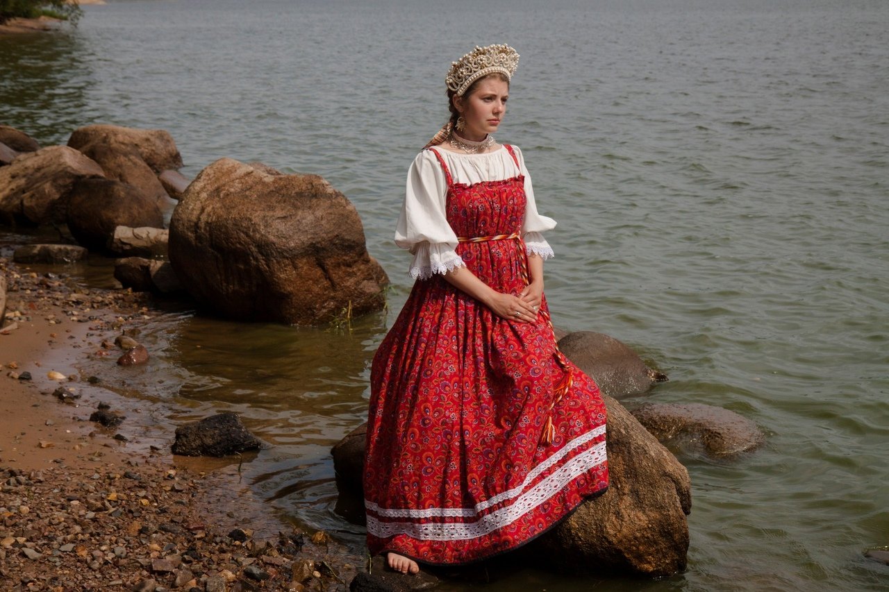 Women in Slavic costumes in Putian