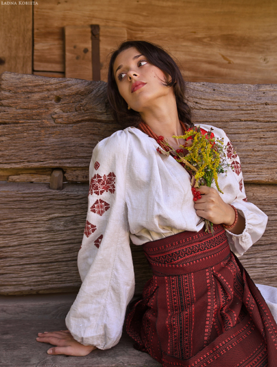Girls in Slavic costumes in Putian