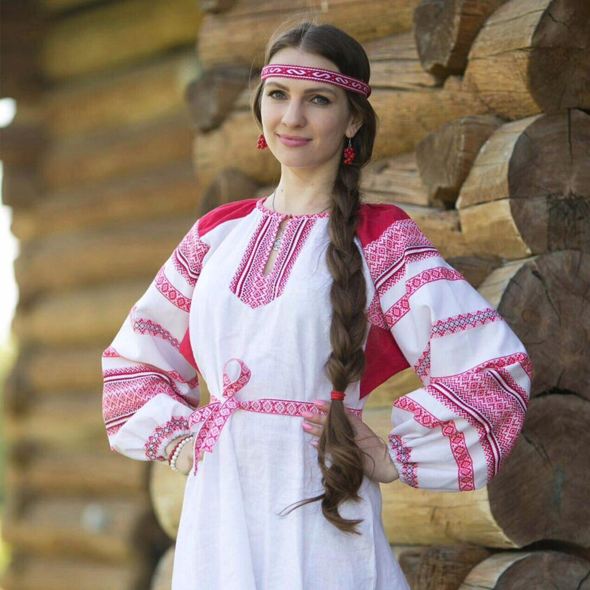 Girls in Slavic costumes in Putian