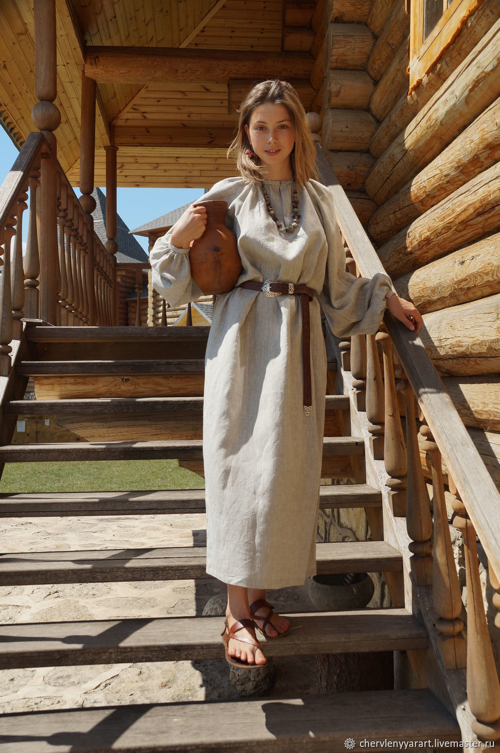 Girls in Slavic costumes in Putian