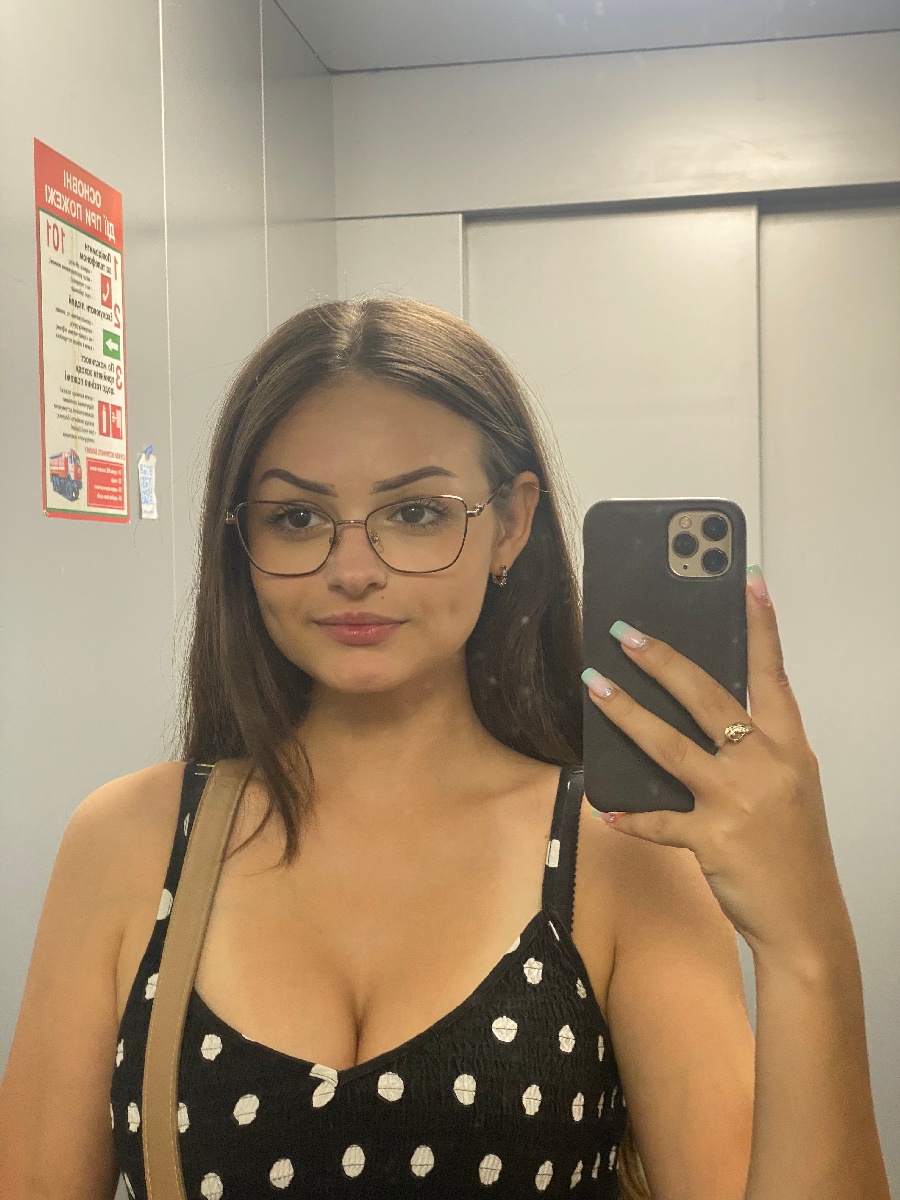 Sexy model Stacy in Putian